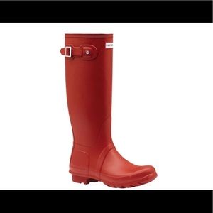 Red matte Hunter boots
